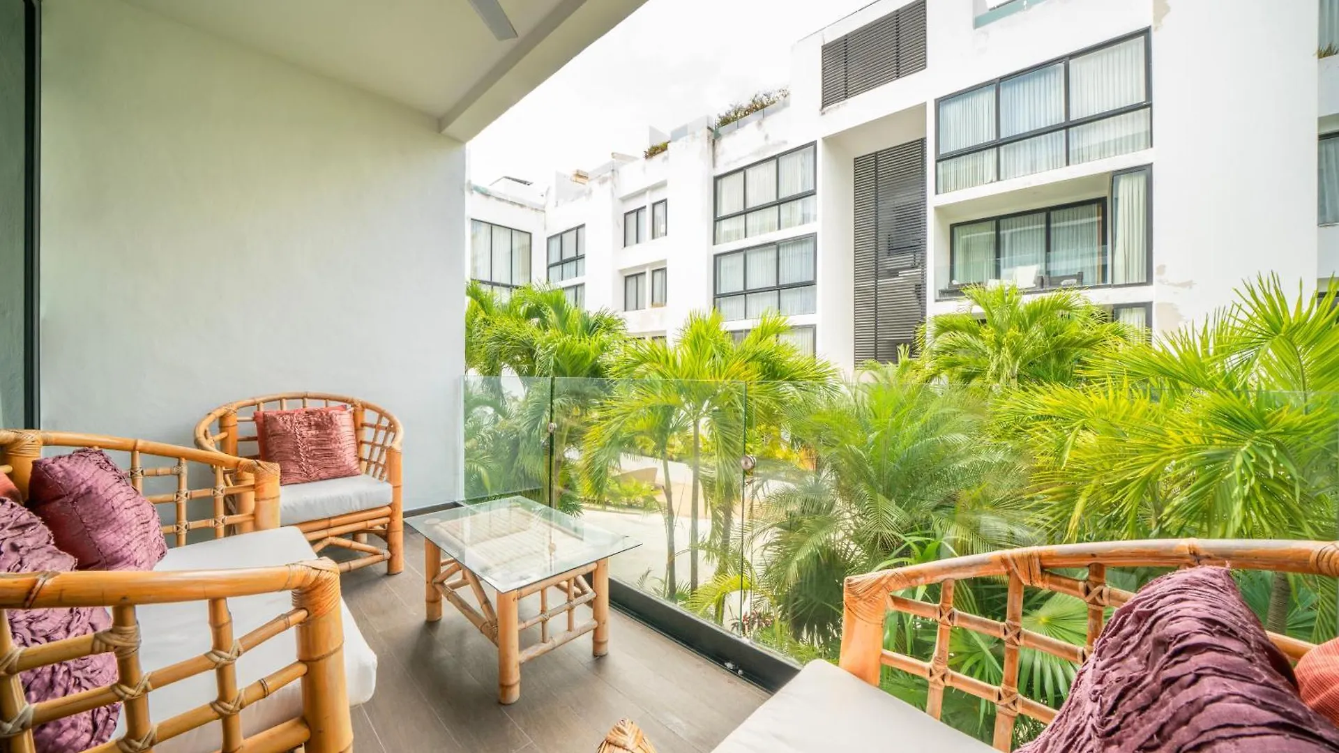 2 Bedroom Condo With Pool In The Center Of Playa Del Carmen - Anah Playa