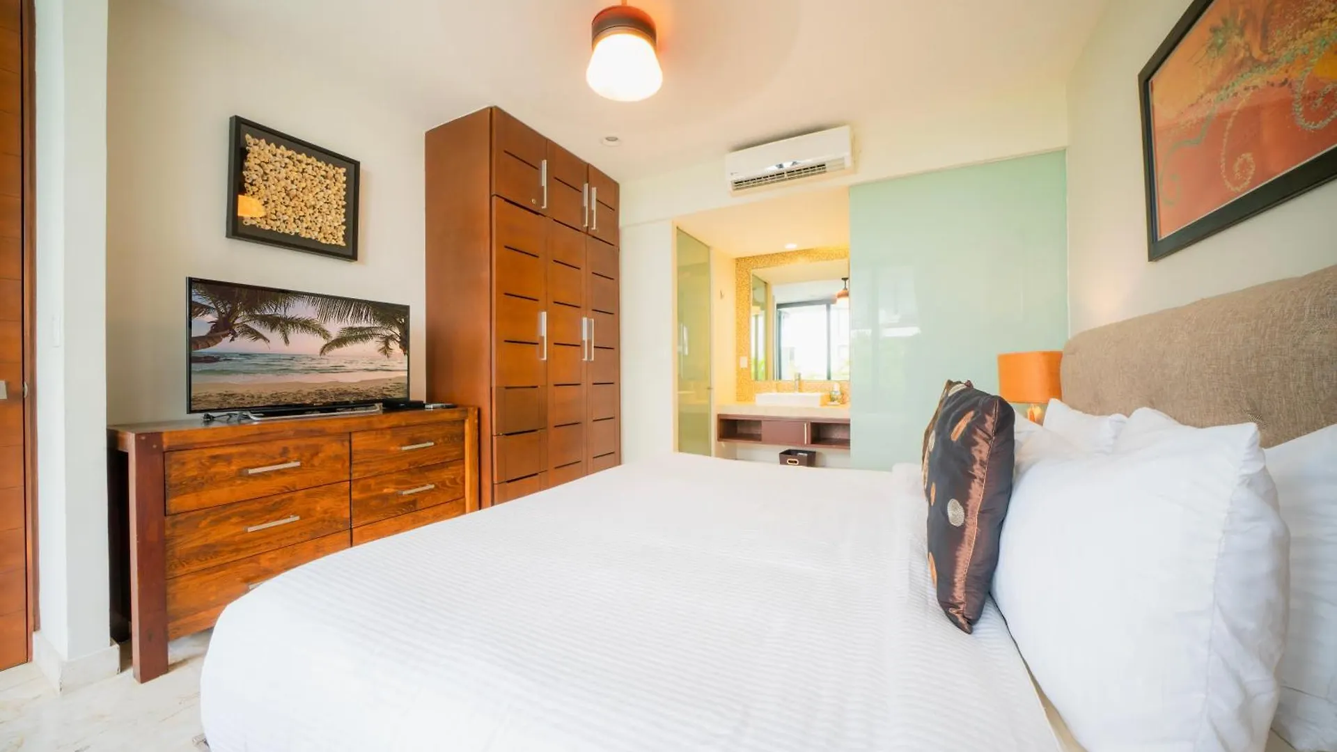2 Bedroom Condo With Pool In The Center Of Playa Del Carmen - Anah Playa 0*,  Mexico