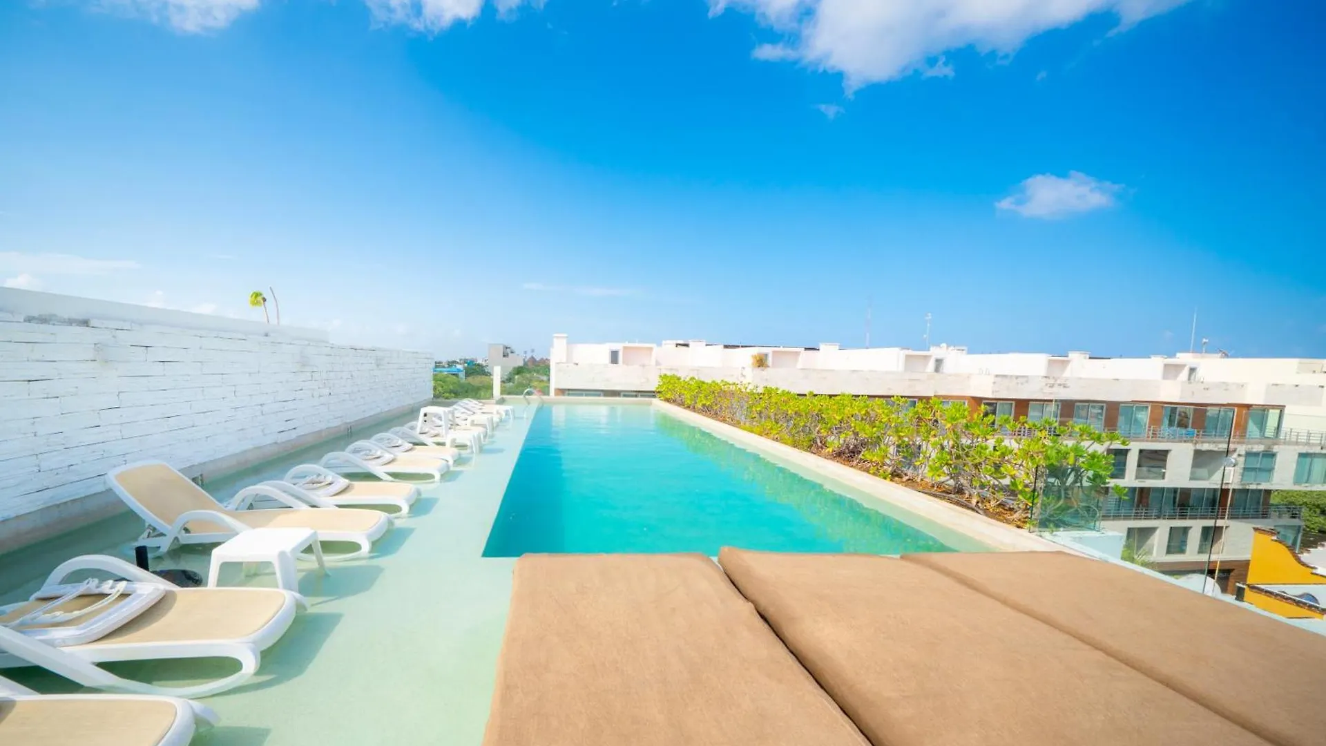 2 Bedroom Condo With Pool In The Center Of Playa Del Carmen - Anah Playa 0*,