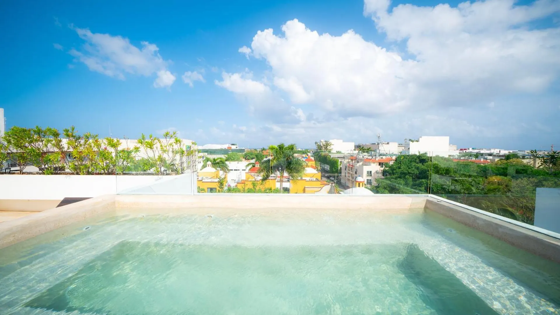 2 Bedroom Condo With Pool In The Center Of Playa Del Carmen - Anah Playa