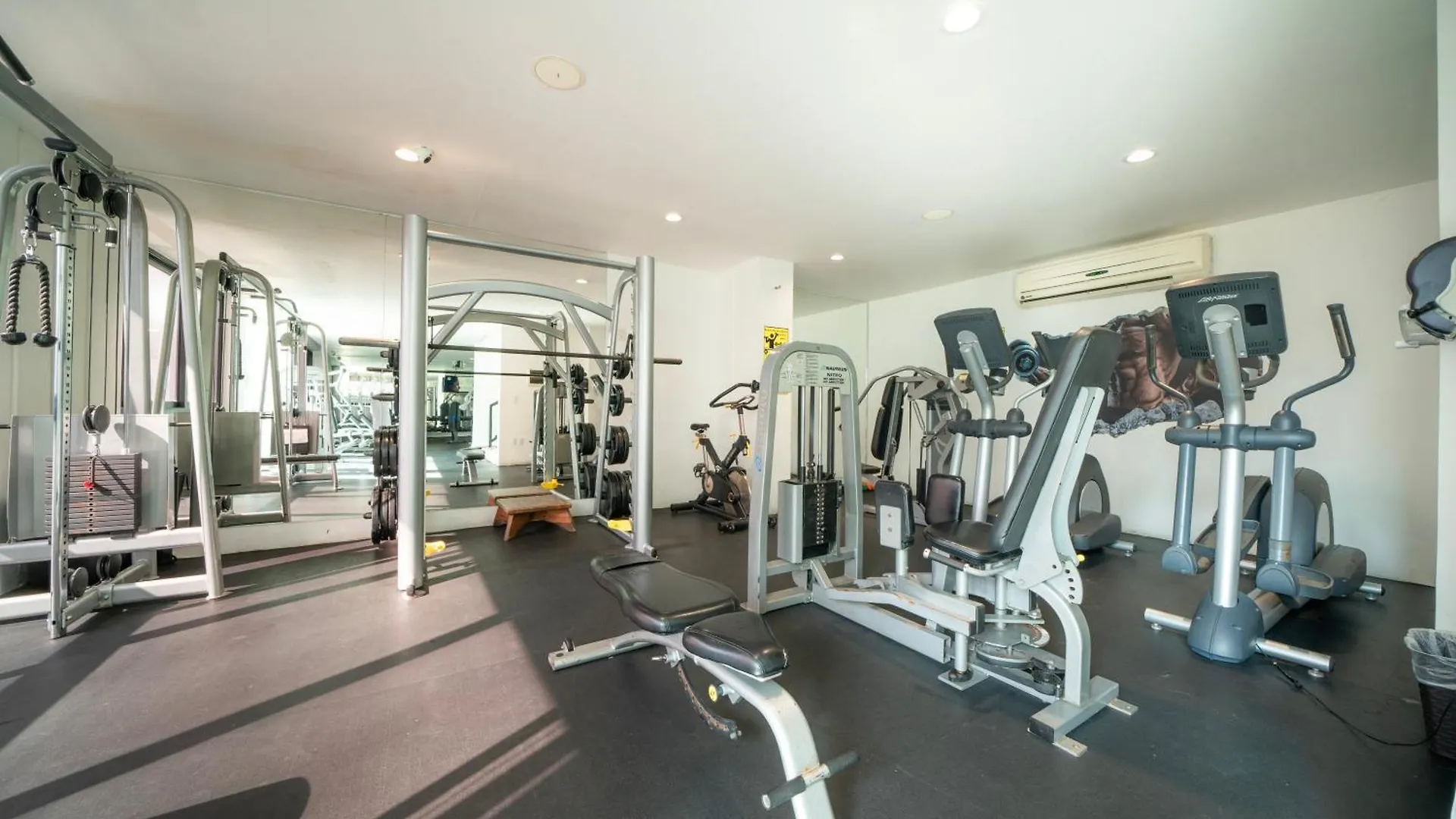 2 Bedroom Condo With Pool In The Center Of Playa Del Carmen - Anah Playa Apartment
